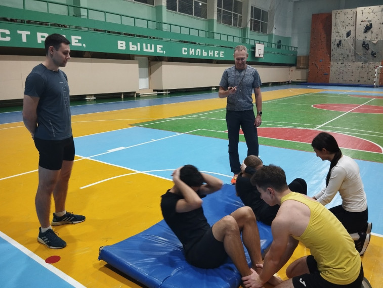 Сдача школьниками норм ВФСК ГТО в спорткомплексе "Строитель". Сдача школьниками норм ВФСК ГТО в спорткомплексе "Строитель".